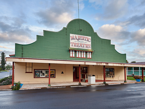 commercial-majestic-theatre-exterior